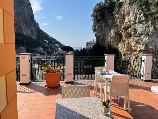 B&B Valenti Amalfi Bagian luar foto