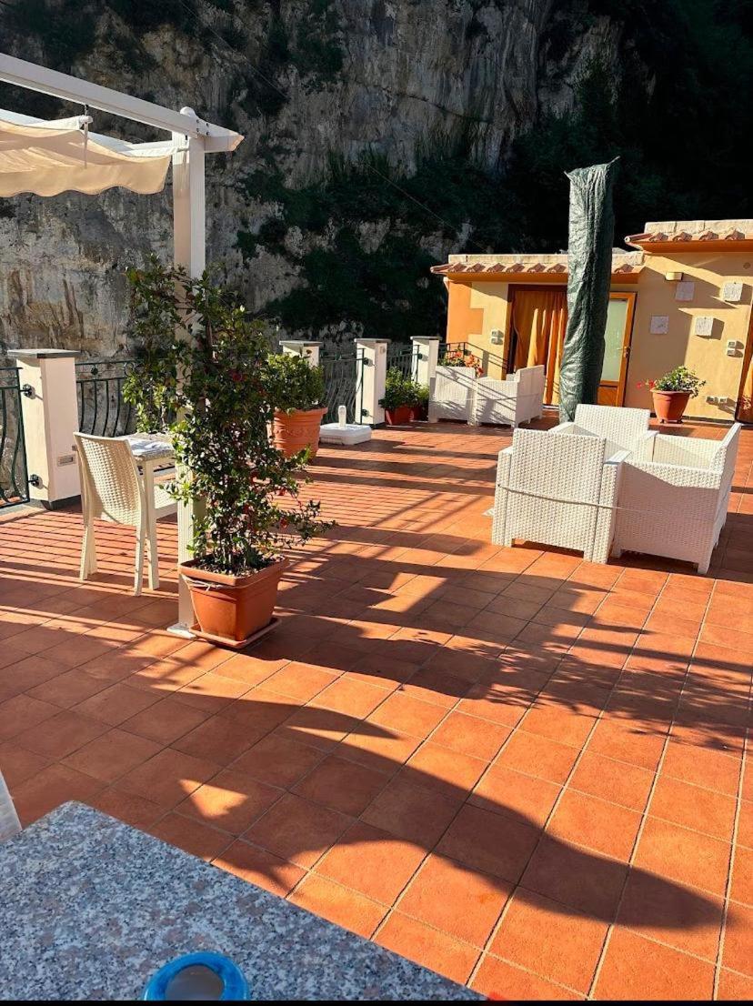 B&B Valenti Amalfi Bagian luar foto