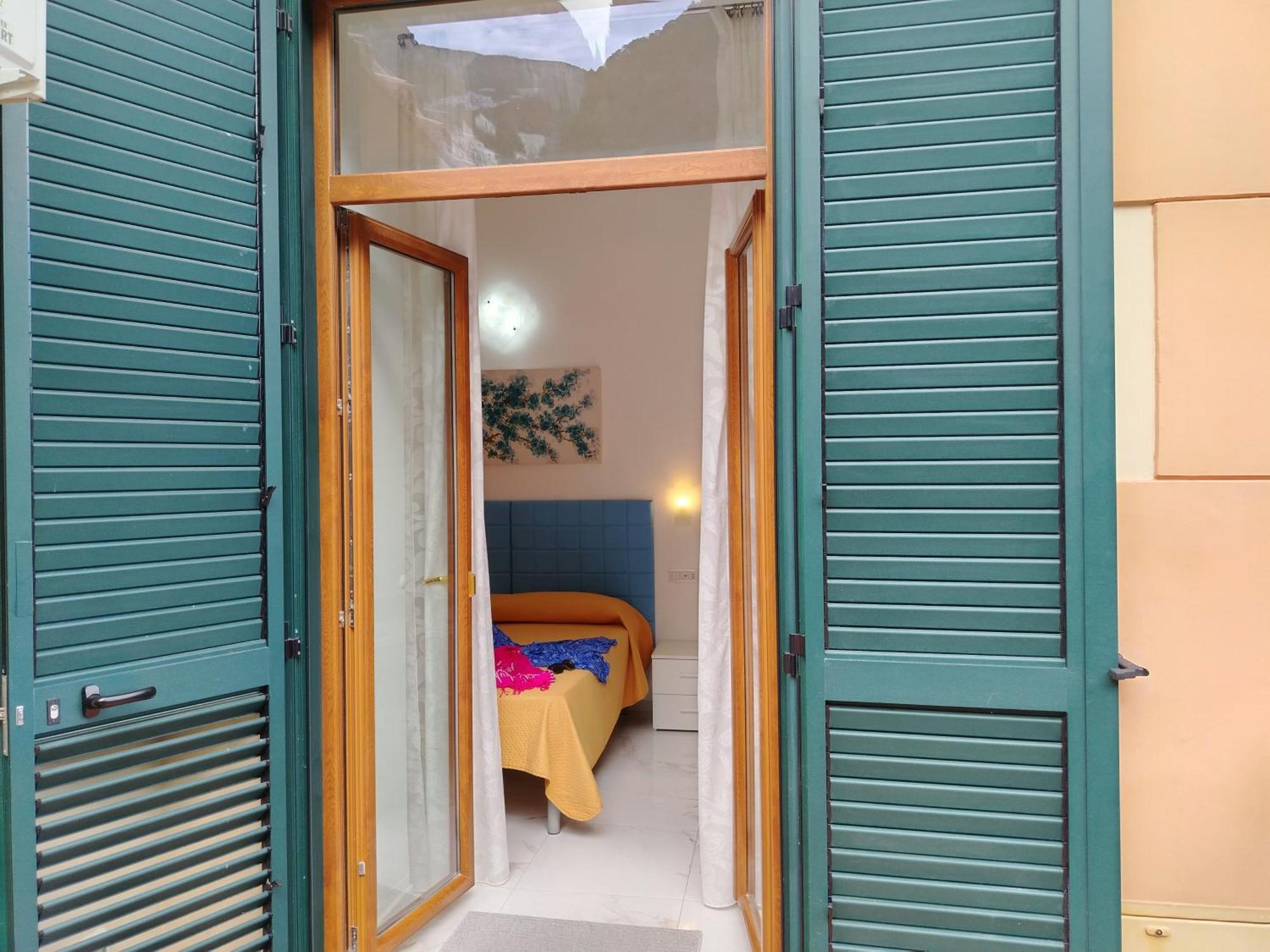 B&B Valenti Amalfi Bagian luar foto