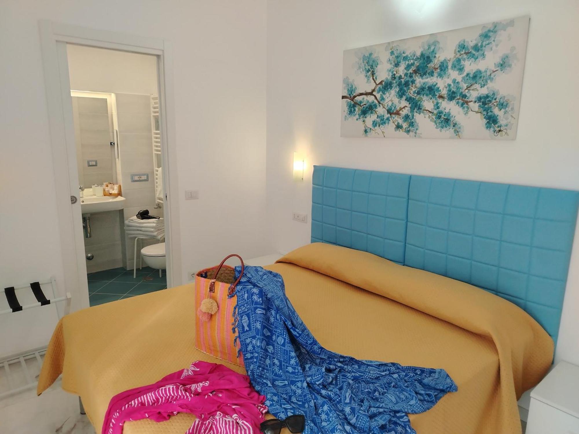 B&B Valenti Amalfi Bagian luar foto