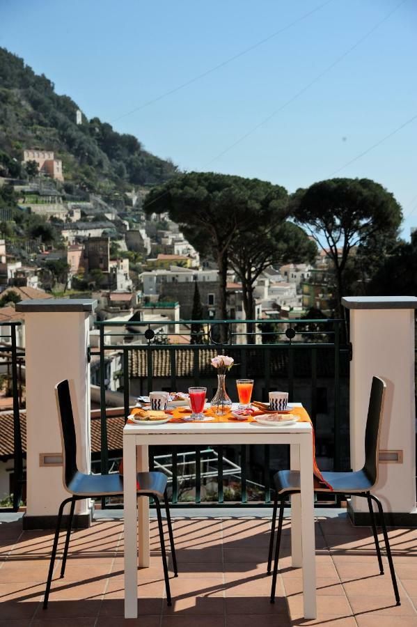 B&B Valenti Amalfi Bagian luar foto