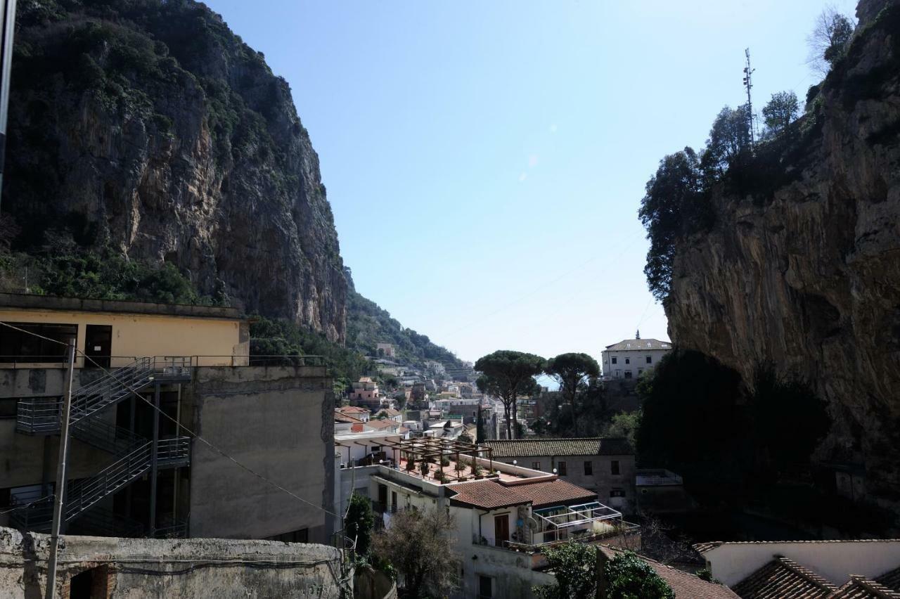 B&B Valenti Amalfi Bagian luar foto